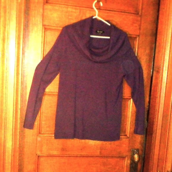 Comfortable ~~~Cowl Neck PULLOVER ~~~ Next to New - Picture 1 of 1